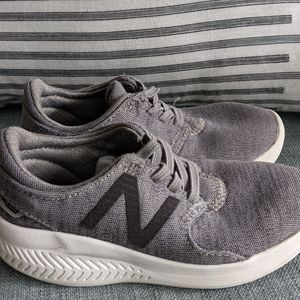 Toddler New Balance Shoes sz 9